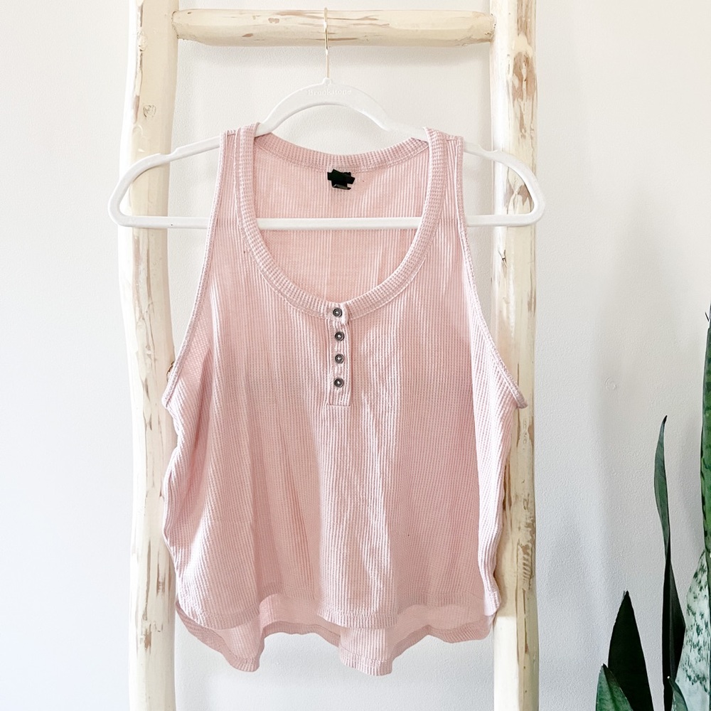 Cute waffle style tank top crop top size large